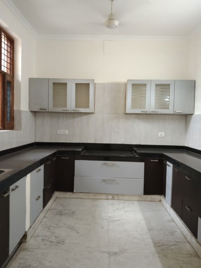 Kitchen, sector 23 3.5 Bedroom 1800 Sq.Ft. Villa In Sector 23 Gurgaon 10551798