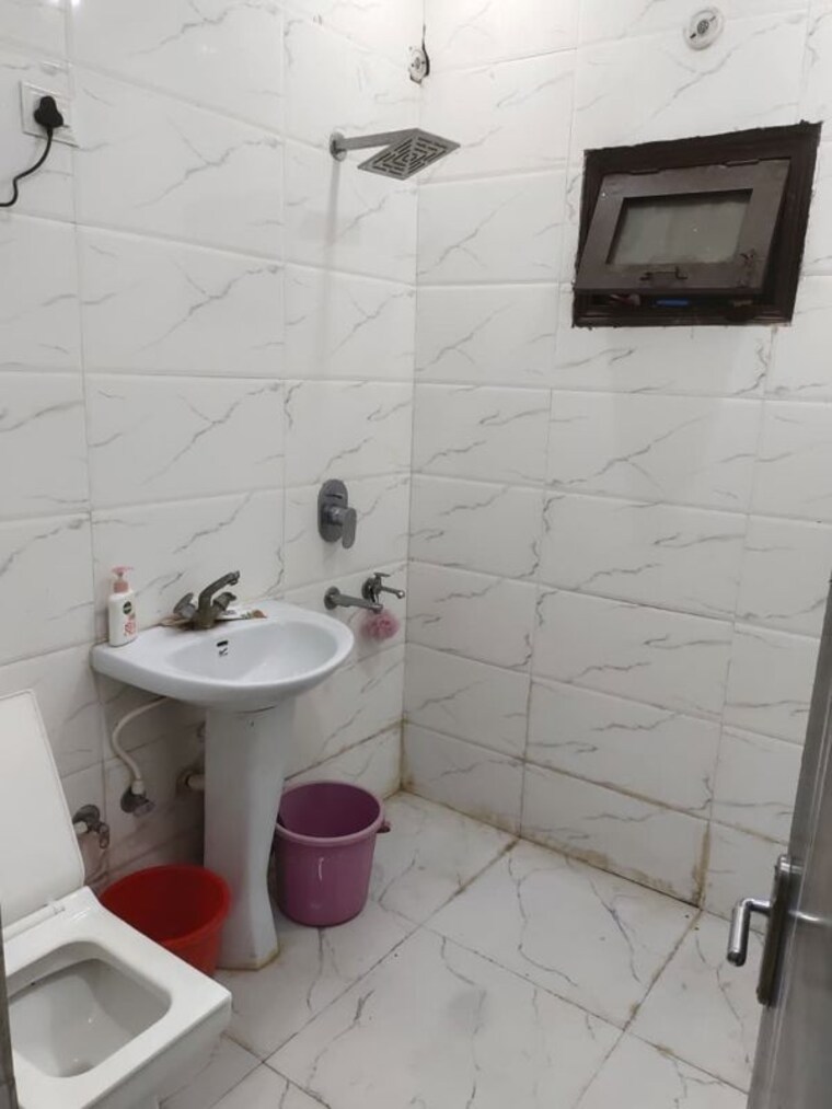Bathroom, malviya nagar 2 Bedroom 1255 Sq.Ft. Builder Floor In Malviya Nagar Delhi 10551809