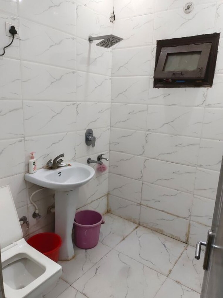 Bathroom, malviya nagar 2 Bedroom 1255 Sq.Ft. Builder Floor In Malviya Nagar Delhi 10551809