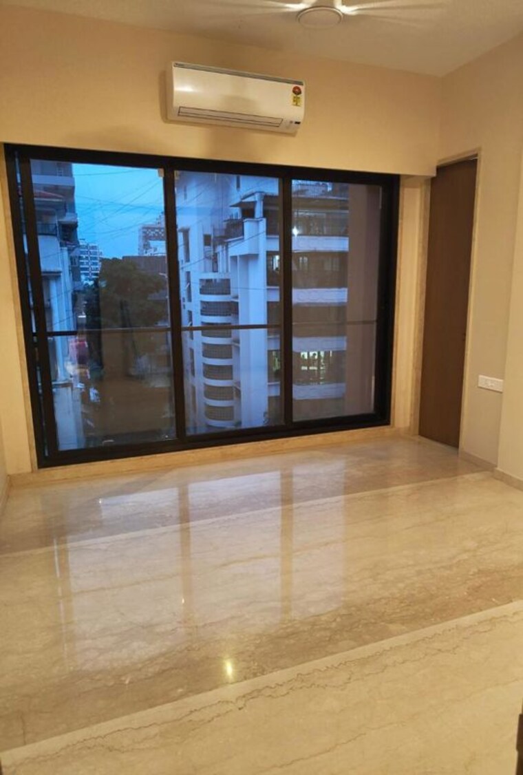 Room, bandra west 3 Bedroom 1100 Sq.Ft. Apartment In Bandra West Mumbai 10551786