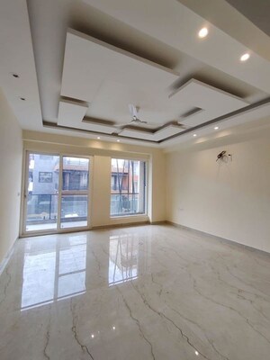 Room in 3 BHK Builder Floor at Sector 22 – for Rent