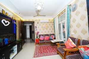 Living Room in 2 BHK Apartment at Amrapali Silicon City, Sector 76 – for Sale