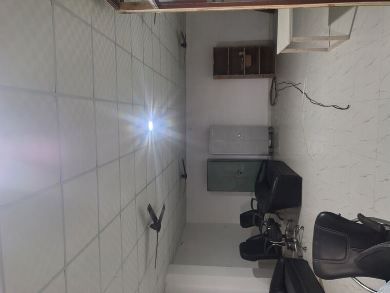 Bathroom, vibhuti khand Commercial Office Space in IT/SEZ 1200 Sq.Ft. In Vibhuti Khand Lucknow 10550236