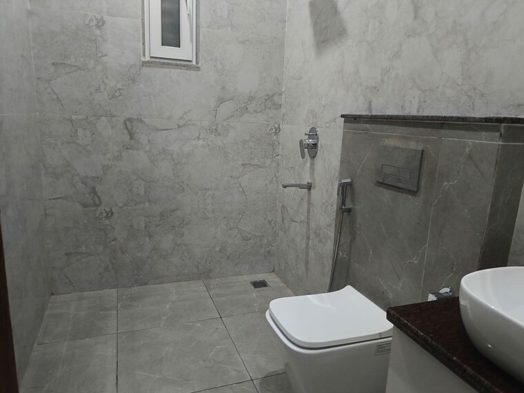 Bathroom, omaxe-designer-villas-mayfield-garden 2 Bedroom 1200 Sq.Ft. Builder Floor In Sector 51 Gurgaon 10551862