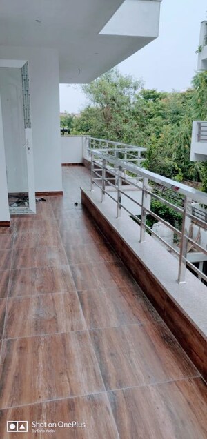 Balcony in Studio Builder Floor at Sector 39 – for Rent