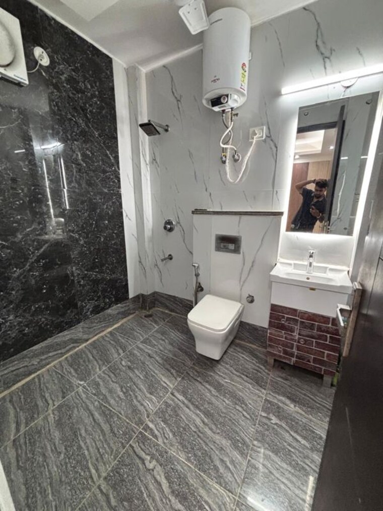 Bathroom, malviya nagar 3 Bedroom 1900 Sq.Ft. Builder Floor In Malviya Nagar Delhi 10551906