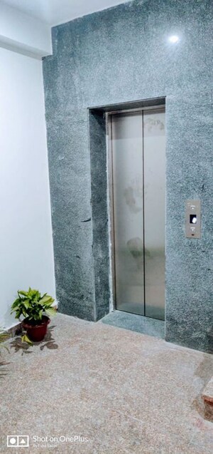 Building Lobby in 4 BHK Builder Floor at Sector 47 – for Rent