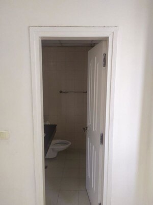 Attached Bathroom in 2.5 BHK Apartment at BPTP Park Prime, Sector 66 – for Rent