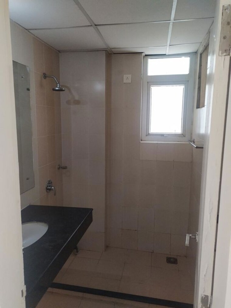 Bathroom, bptp-park-prime 2.5 Bedroom 1405 Sq.Ft. Apartment In Sector 66 Gurgaon 10551954