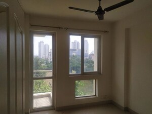Room in 2.5 BHK Apartment at BPTP Park Prime, Sector 66 – for Rent