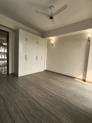 Room in 4 BHK Builder Floor at Adani Samsara Vilasa, Sector 63 – for Sale