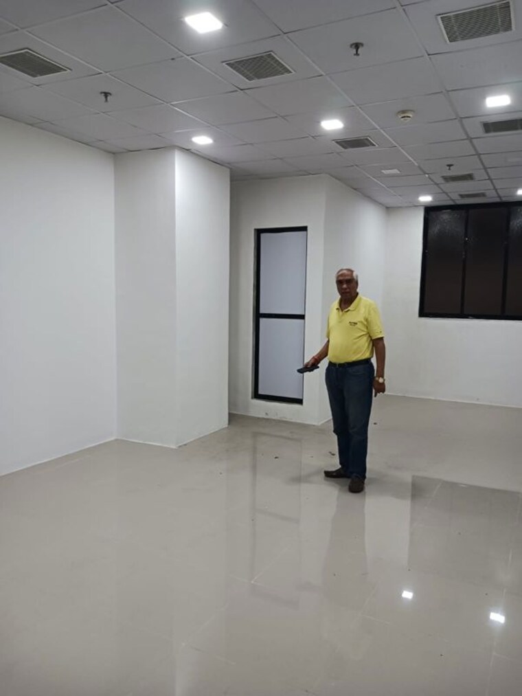Room, bhandup west Commercial Office Space 500 Sq.Ft. In Bhandup West Mumbai 10551989
