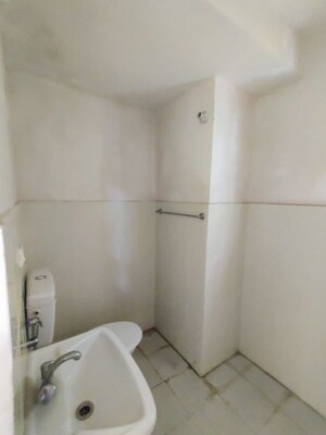 Bathroom in 2 BHK Apartment at Gomti Enclave Devamau, Devamau – for Rent