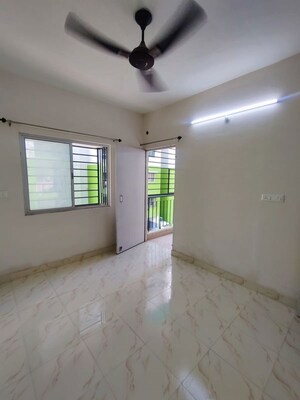 Room in 2 BHK Apartment at Gomti Enclave Devamau, Devamau – for Rent