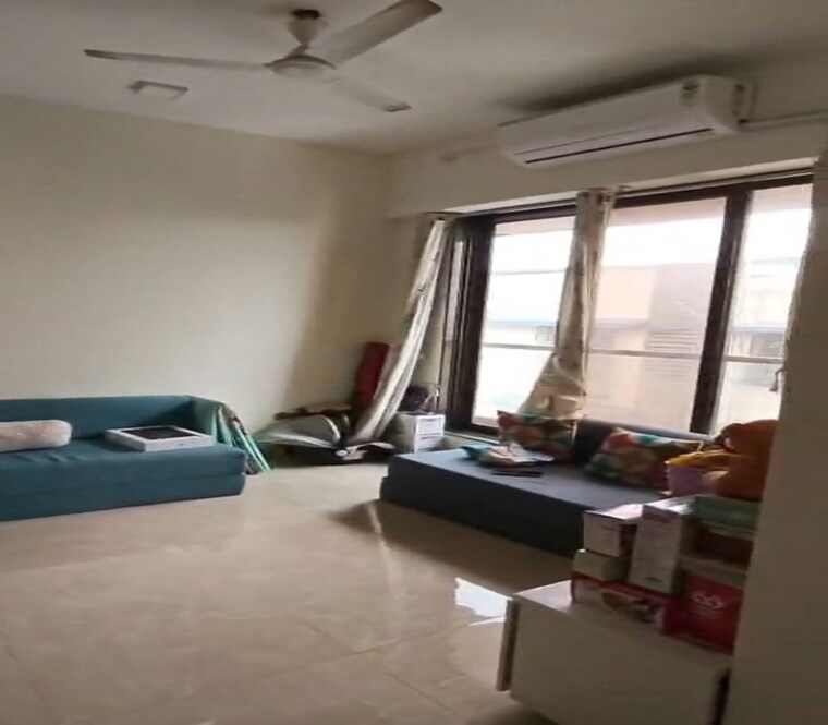 Living Room, dadar west 2 Bedroom 750 Sq.Ft. Apartment In Dadar West Mumbai 10552012
