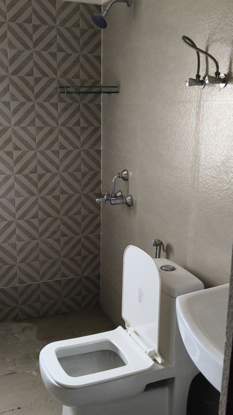 Bathroom, vvip-mangal 3 Bedroom 1650 Sq.Ft. Apartment In Raj Nagar Extension Ghaziabad 10551990