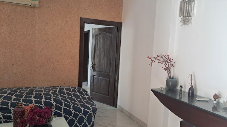 Bathroom, amrapali-silicon-city 5 Bedroom 5450 Sq.Ft. Penthouse In Sector 76 Noida 10551969