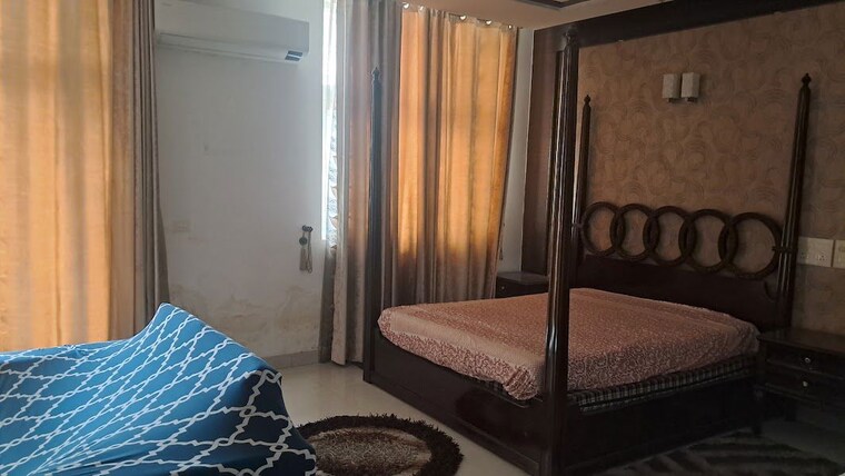 Living Room, amrapali-silicon-city 5 Bedroom 5450 Sq.Ft. Penthouse In Sector 76 Noida 10551969