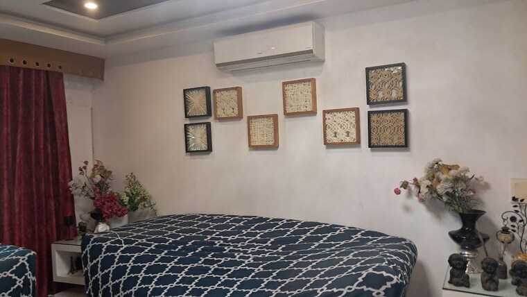 Bedroom, amrapali-silicon-city 5 Bedroom 5450 Sq.Ft. Penthouse In Sector 76 Noida 10551969