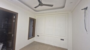 Room in 4 BHK Builder Floor at Sector 23 – for Rent