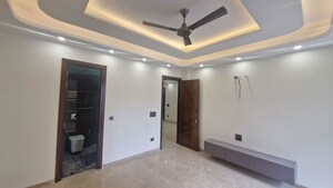 Room in 4 BHK Builder Floor at Sector 23 – for Rent