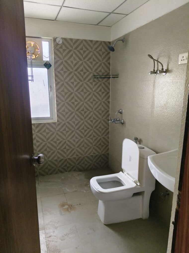 Bathroom, vvip-mangal 3 Bedroom 2075 Sq.Ft. Apartment In Raj Nagar Extension Ghaziabad 10552022
