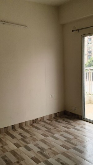 Room in 3 BHK Apartment at VVIP Mangal, Raj Nagar Extension – for Sale