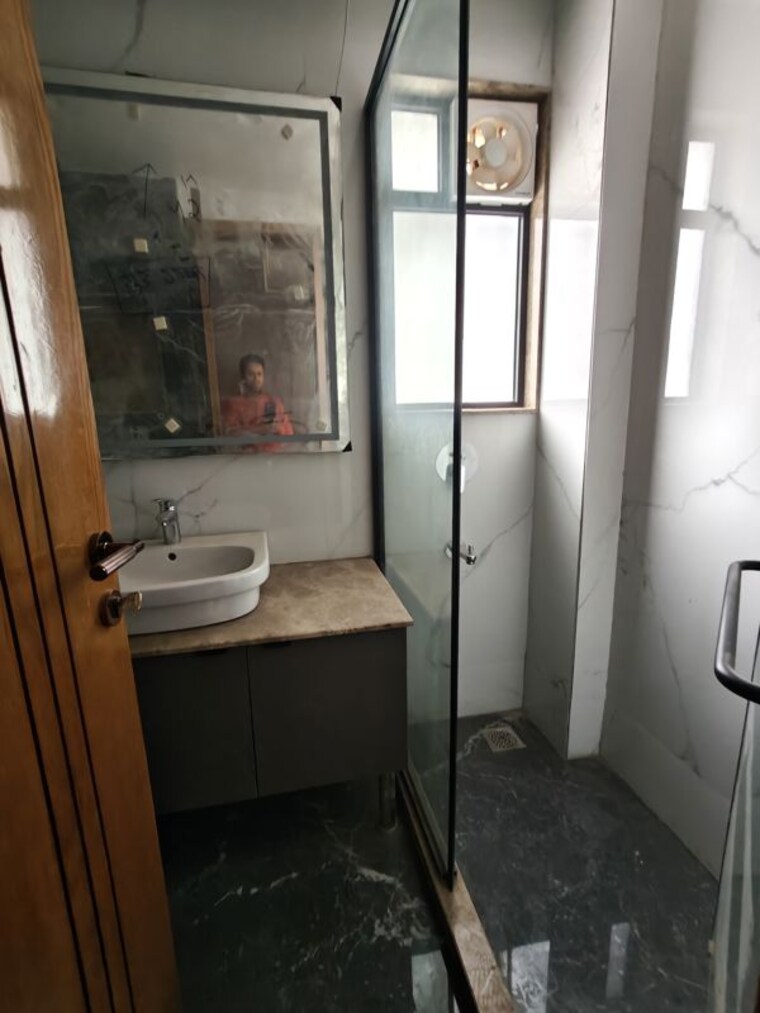 Bathroom, whispering-meadows 3 Bedroom 215 Sq.Yd. Builder Floor In Sector 43 Gurgaon 10552038