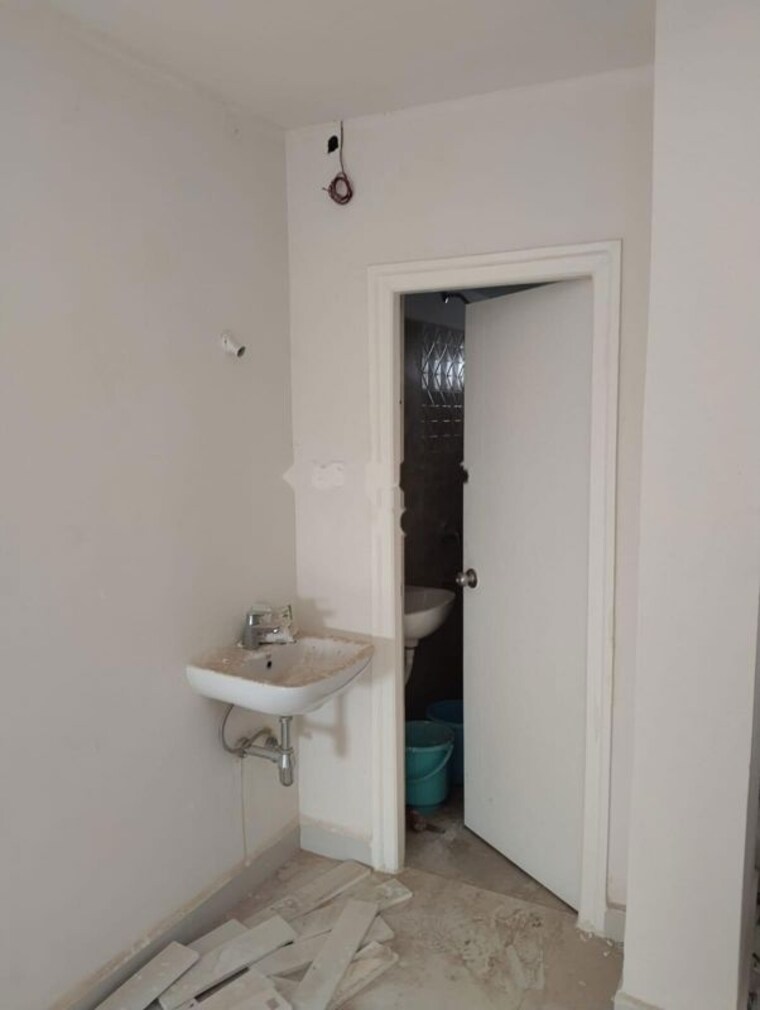 Bathroom, fortune-green-homes-sapphire 3 Bedroom 1705 Sq.Ft. Apartment In Tellapur Hyderabad 10552054
