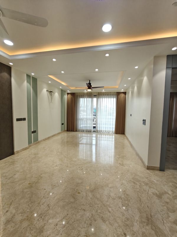 3 BHK + Servant Room 215 Sq.Yd. Builder Floor in Craft Destination 43
