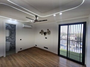 Room in 2 BHK Builder Floor at Palam Vihar – for Rent