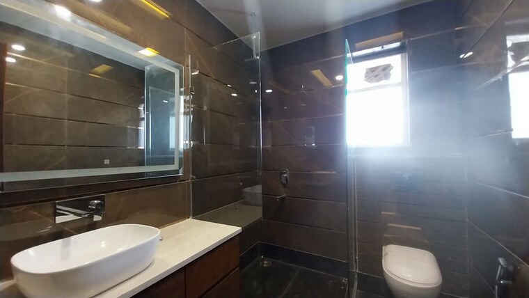 Bathroom, tarang-orchid 3.5 Bedroom 250 Sq.Yd. Builder Floor In Sector 28 Faridabad 10552074