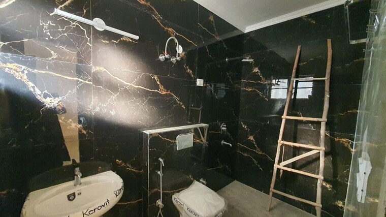 Gym, tarang-orchid 3.5 Bedroom 250 Sq.Yd. Builder Floor In Sector 28 Faridabad 10552074
