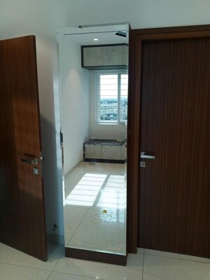 Room in 2 BHK Apartment at Aparna Sarovar Zenith, Nallagandla – for Rent