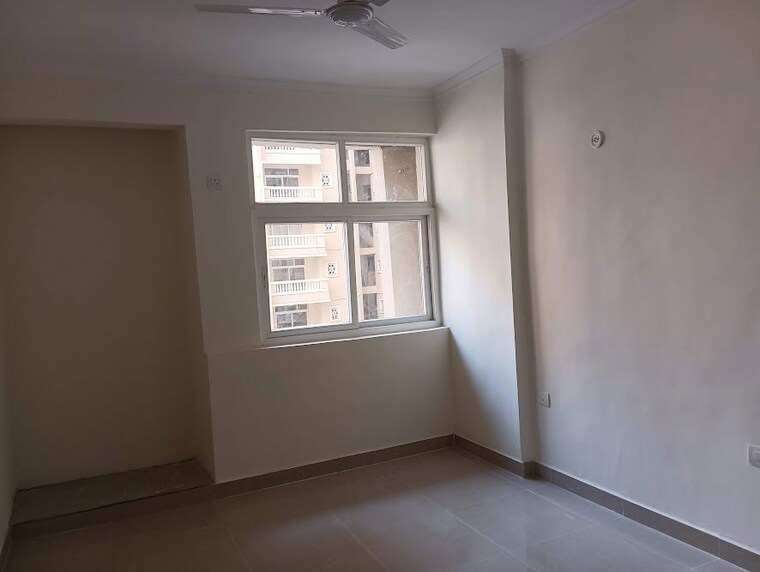 Room, amrapali-silicon-city 2.5 Bedroom 1180 Sq.Ft. Apartment In Sector 76 Noida 10552089