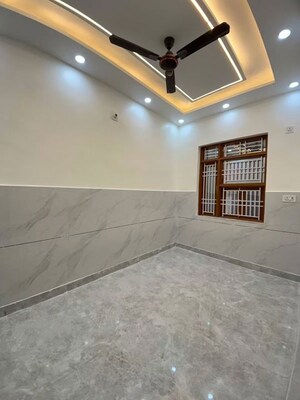 Room in 2.5 BHK Independent House at Uttam Nagar – for Sale