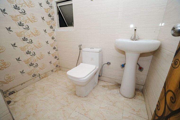 Bathroom, eureka-diya-green-city 2 Bedroom 968 Sq.Ft. Apartment In Raj Nagar Extension Ghaziabad 10552120