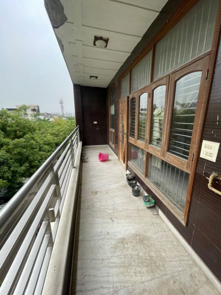 Balcony, rwa-apartments-sector-47 2 Bedroom 112 Sq.Mt. Builder Floor In Sector 47 Noida 10552124