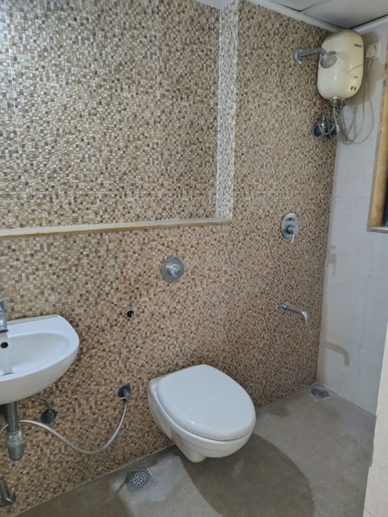 Bathroom, lodha-palava-city-lakeshore-greens 2 Bedroom 734 Sq.Ft. Apartment In Dombivli East Thane 10552106