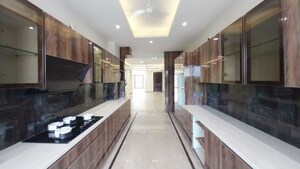 Building Lobby in 4 BHK Builder Floor at DLF City Phase IV, Dlf Phase iv – for Sale