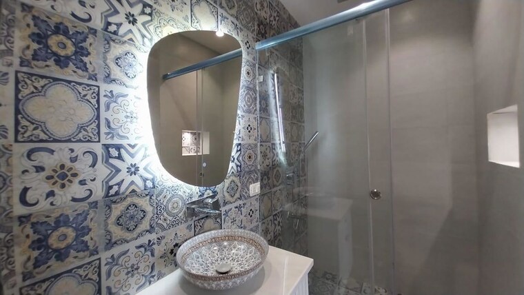 Bathroom, dlf-city-phase-iv 4 Bedroom 360 Sq.Yd. Builder Floor In Dlf Phase iv Gurgaon 10551961