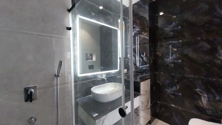 Bathroom, dlf-city-phase-iv 4 Bedroom 360 Sq.Yd. Builder Floor In Dlf Phase iv Gurgaon 10551961