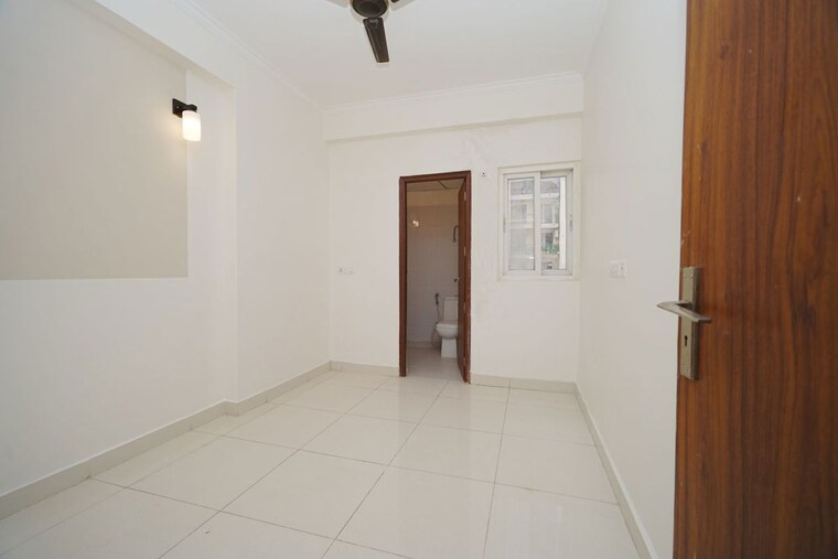 Room, emenox-la-solara 3 Bedroom 1365 Sq.Ft. Apartment In Sector 16 Greater Noida Greater Noida 10551942