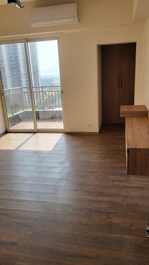 Room in 4 BHK Apartment at Adani M2K Oyster Grande, Sector 102 – for Rent