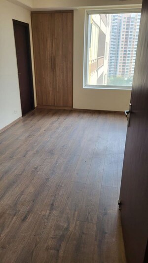 Room in 4 BHK Apartment at Adani M2K Oyster Grande, Sector 102 – for Rent