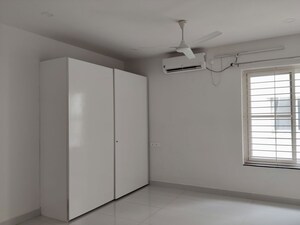 Room in 3 BHK Apartment at Kakatiya Hills, Jubilee Hills – for Rent