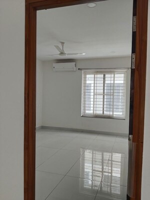 Room in 3 BHK Apartment at Kakatiya Hills, Jubilee Hills – for Rent