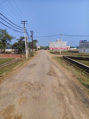  Plot – Exterior View View at Jankipuram Extension - for Sale