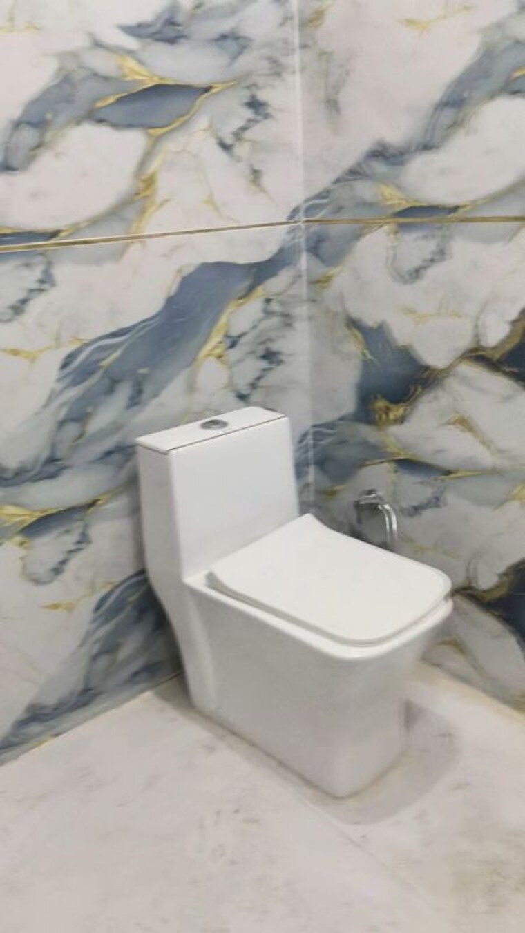 Bathroom, hans khera 2 Bedroom 800 Sq.Ft. Builder Floor In Hans Khera Lucknow 10552422