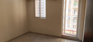 Room in 3 BHK Apartment at Gomti Nagar – for Sale